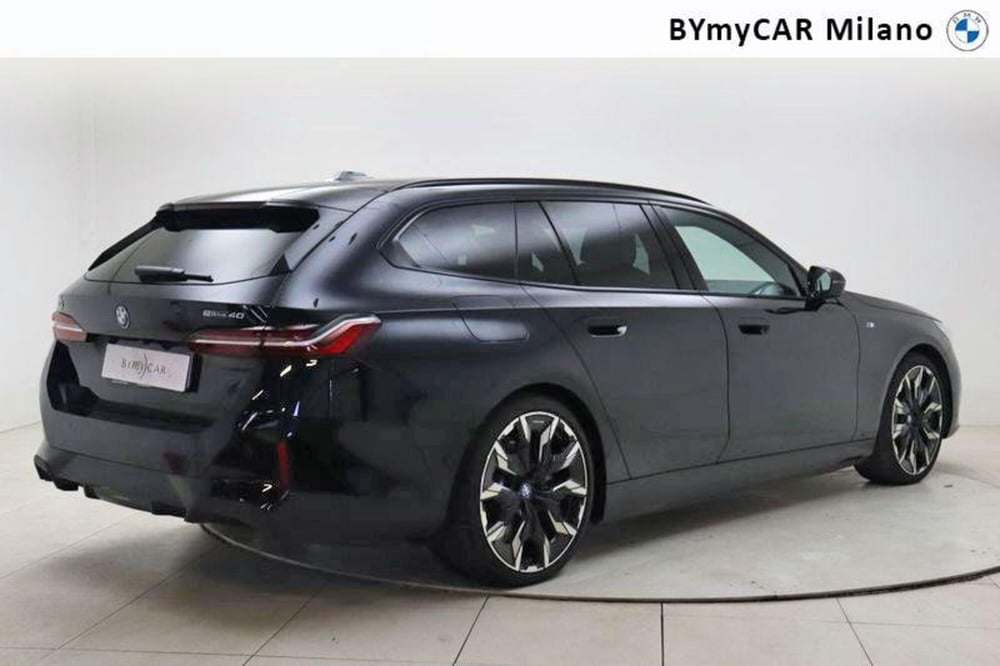 BMW i5 Touring usata a Milano (8)