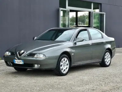 Alfa Romeo 166 2.0i 16V Twin Spark cat Progression del 2001 usata a Foggia