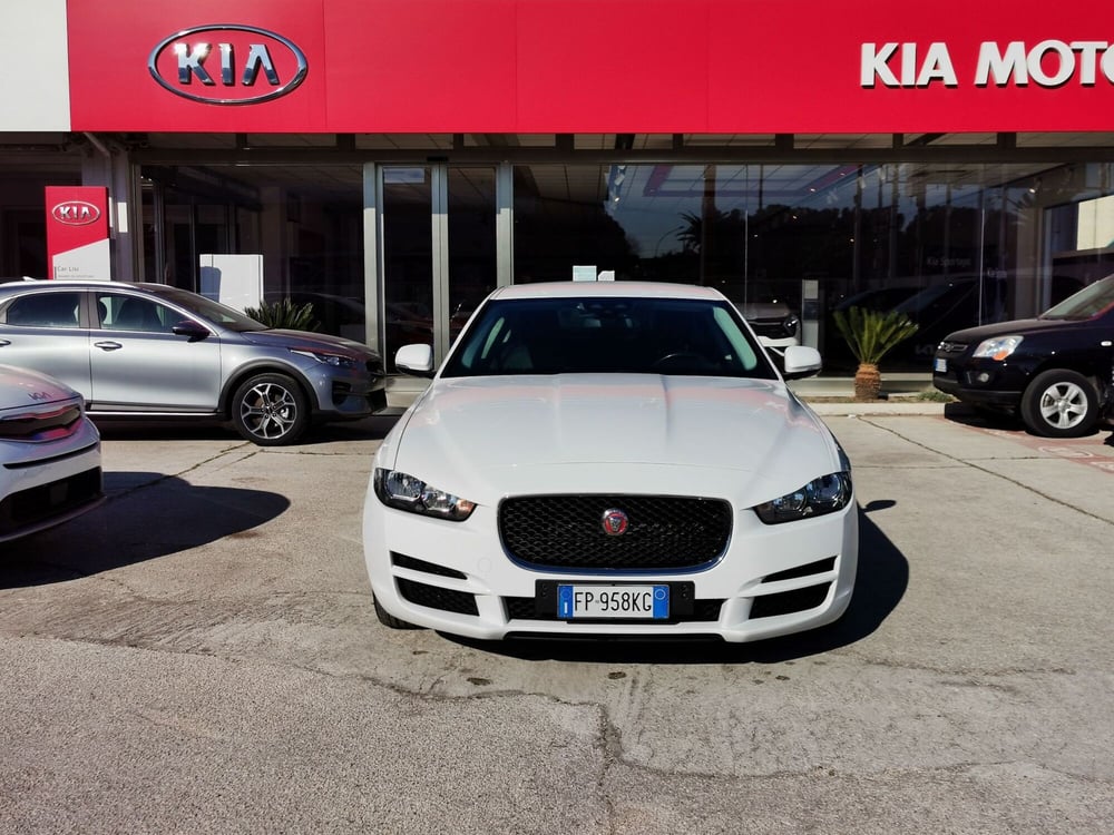 Jaguar XE usata a Foggia (2)