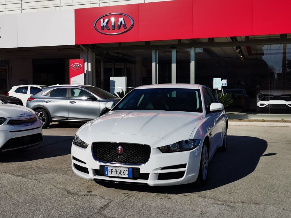 Jaguar XE usata a Foggia (3)