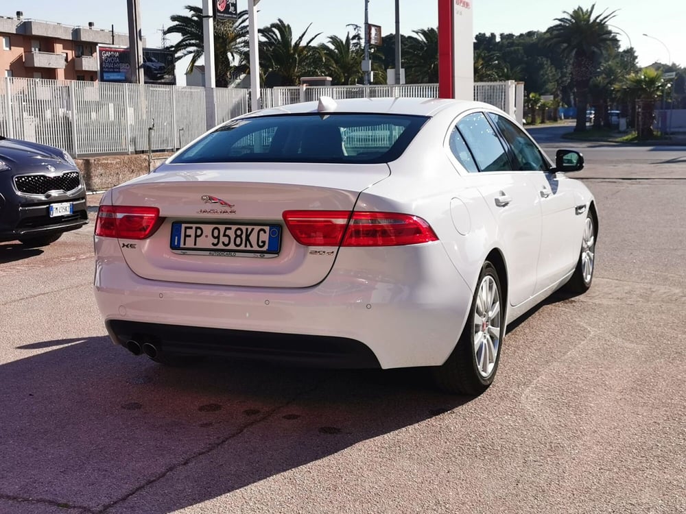 Jaguar XE usata a Foggia (7)