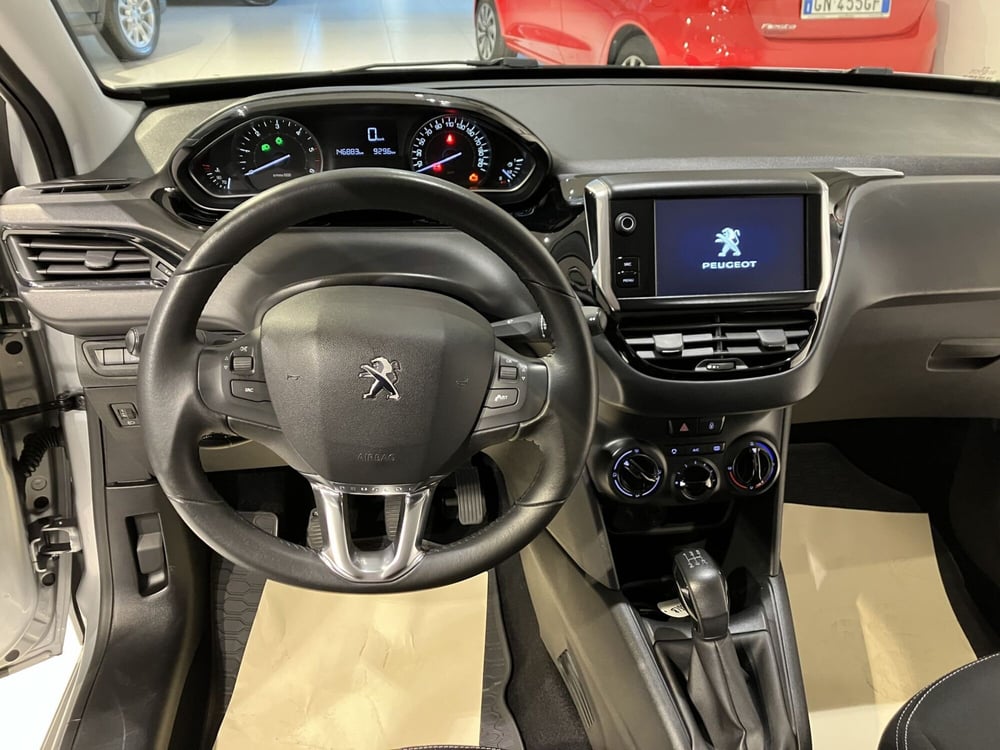 Peugeot 208 usata a Parma (10)