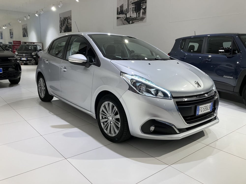 Peugeot 208 usata a Parma (3)