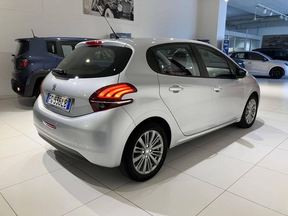 Peugeot 208 usata a Parma (6)