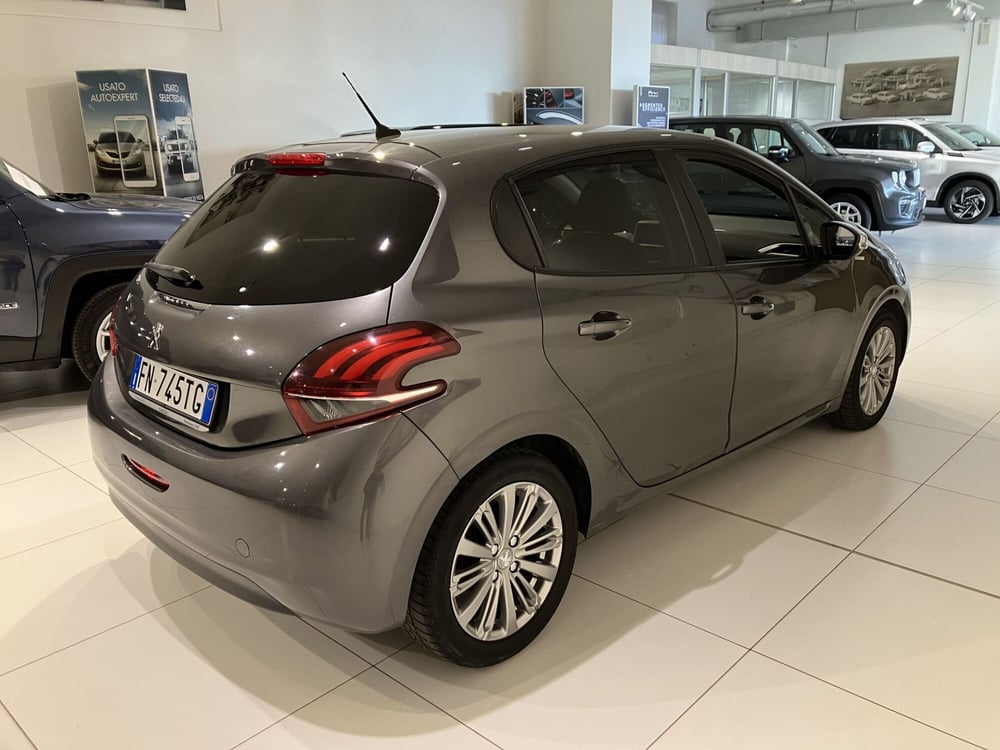 Peugeot 208 usata a Parma (6)