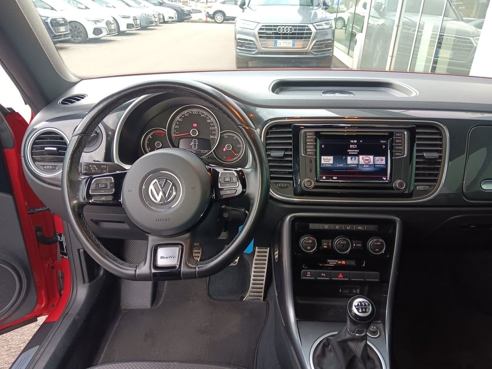 Volkswagen Maggiolino Cabrio usata a Modena (7)