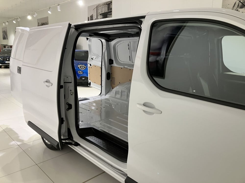 Fiat Scudo Furgone nuova a Parma (9)