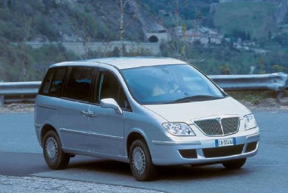 Lancia Phedra usata a Cosenza (19)