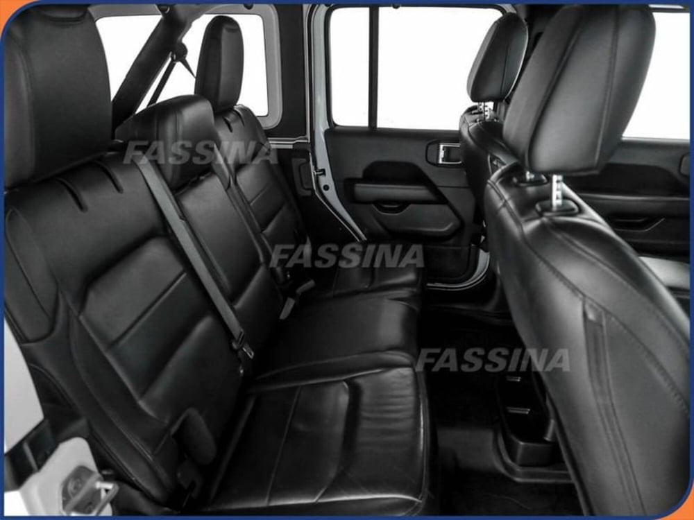 Jeep Wrangler Unlimited usata a Milano (12)