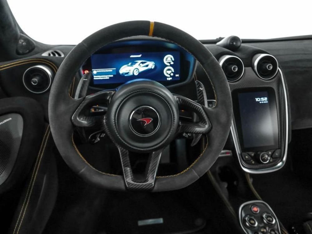 McLaren 570S Coupé usata a Milano (10)