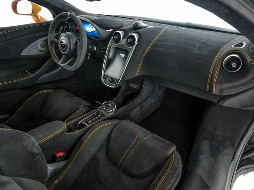 McLaren 570S Coupé usata a Milano (11)