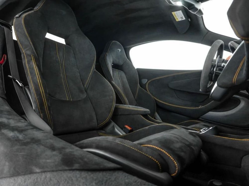 McLaren 570S Coupé usata a Milano (12)
