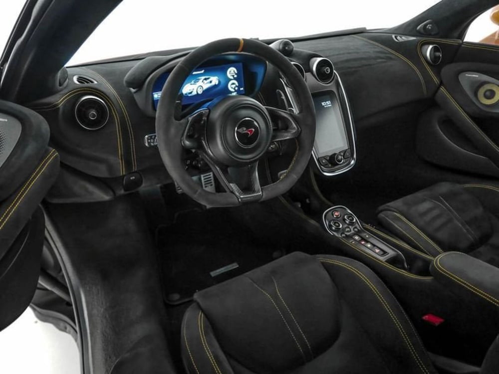 McLaren 570S Coupé usata a Milano (9)