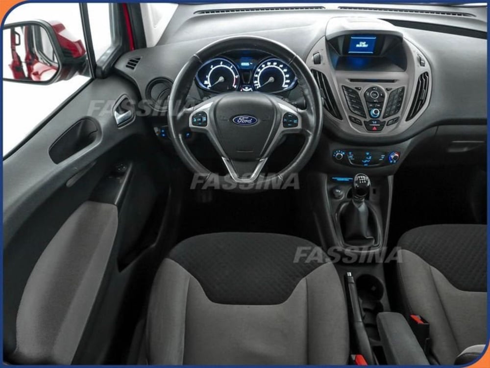 Ford Tourneo Courier usata a Milano (10)