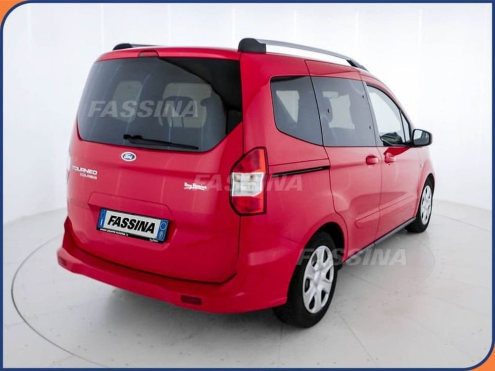 Ford Tourneo Courier usata a Milano (6)