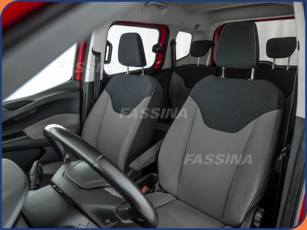 Ford Tourneo Courier usata a Milano (8)