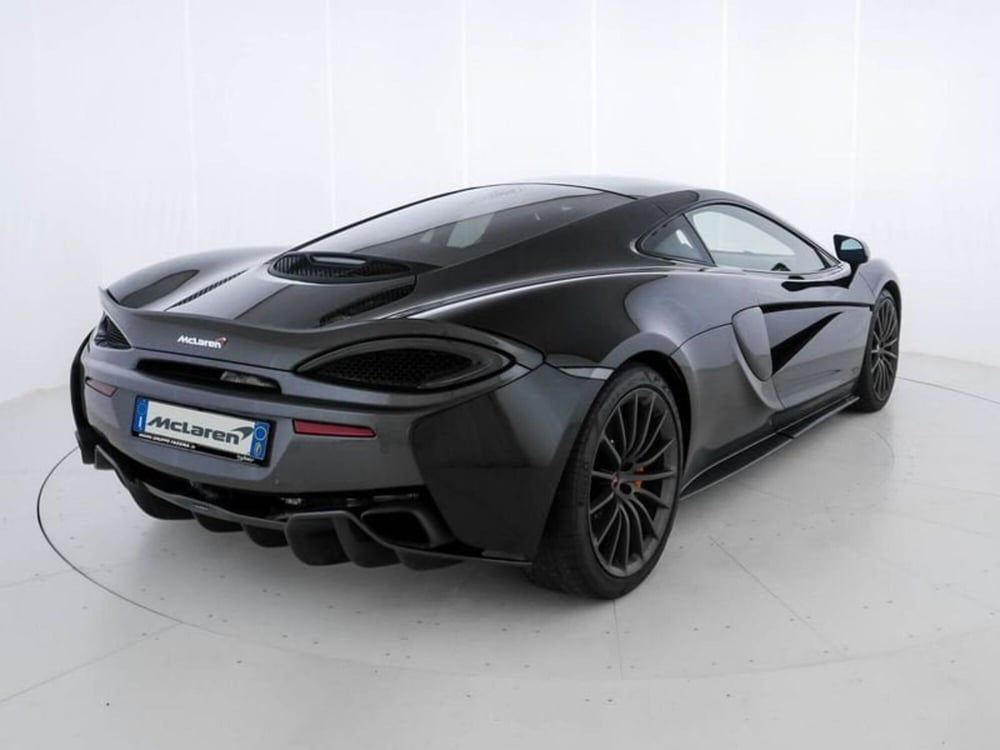 McLaren 570GT usata a Milano (6)