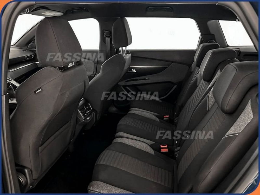 Peugeot 5008 usata a Milano (11)