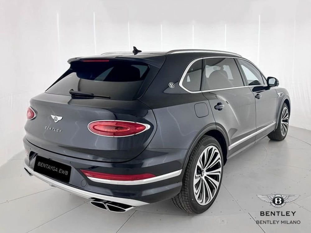 Bentley Bentayga nuova a Milano (7)