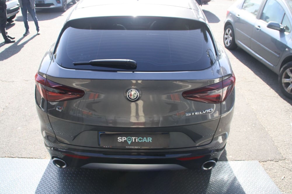 Alfa Romeo Stelvio usata a Catania (4)