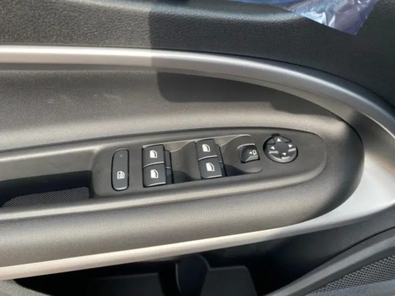 Jeep Avenger nuova a Cuneo (11)