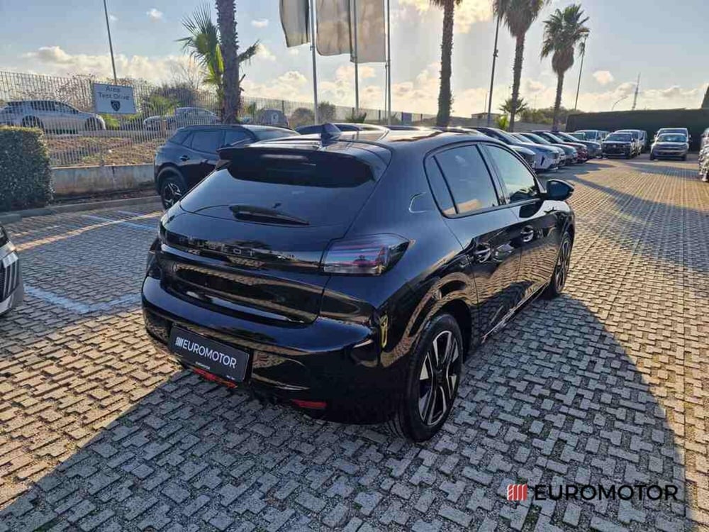 Peugeot 208 nuova a Bari (5)