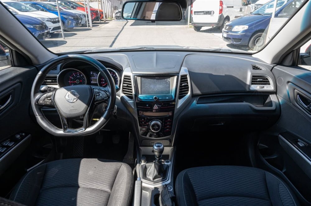 Ssangyong Tivoli usata a Torino (11)