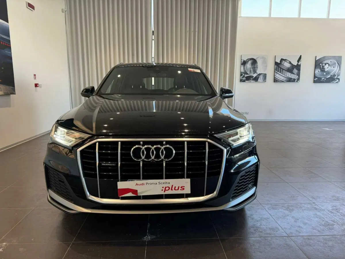 Audi Q7 usata a Bari (9)