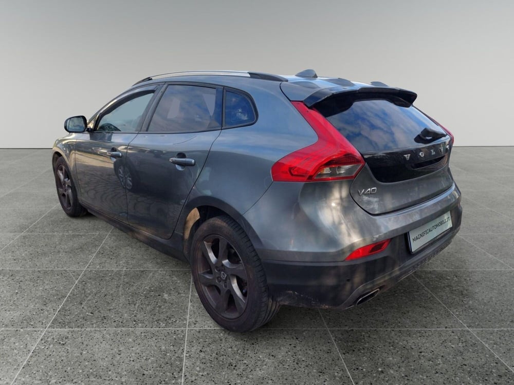 Volvo V40 Cross Country usata a Bari (2)