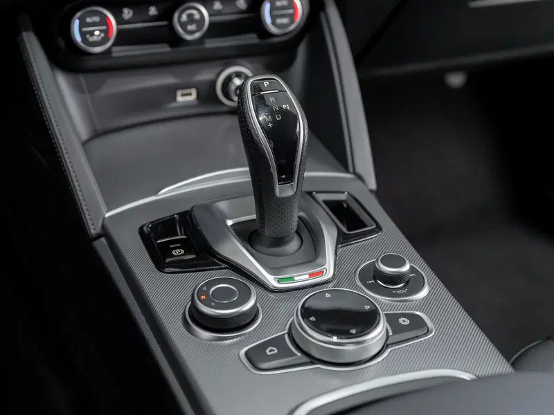 Alfa Romeo Stelvio usata a Foggia (17)