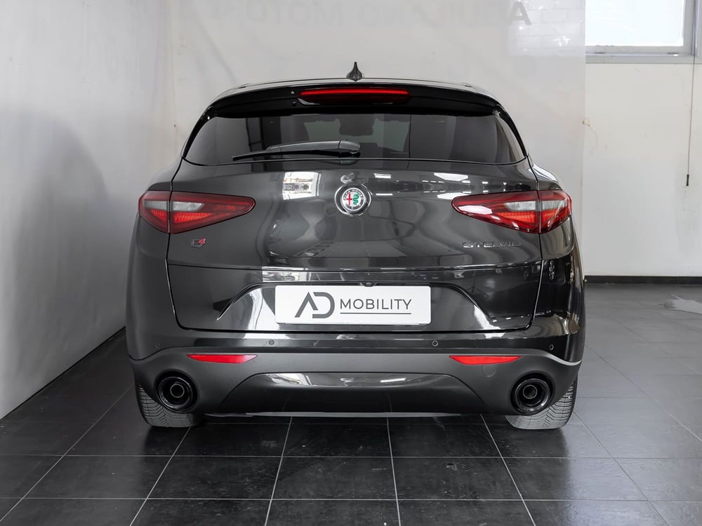 Alfa Romeo Stelvio usata a Foggia (2)