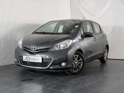 Toyota Yaris 1.0 5 porte Lounge  del 2014 usata a San Severo