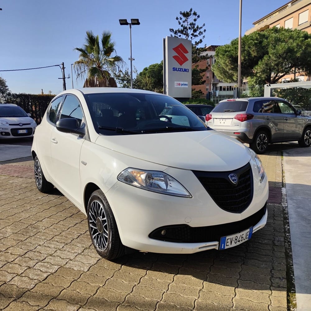 Lancia Ypsilon usata a Catania