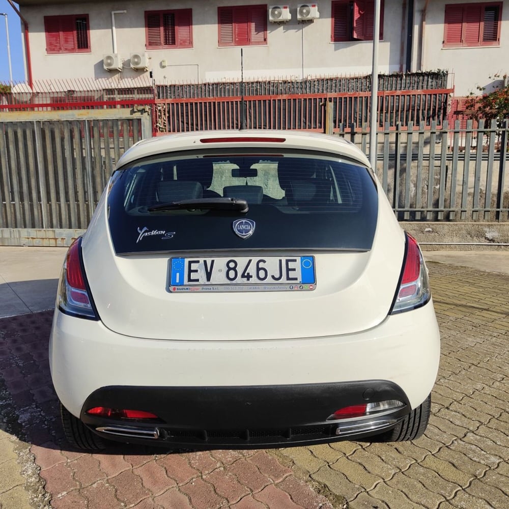 Lancia Ypsilon usata a Catania (7)