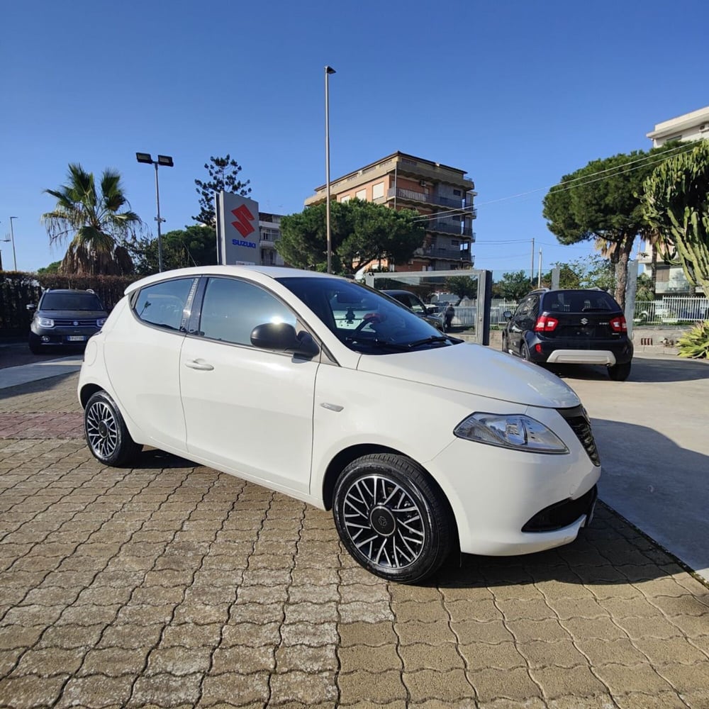 Lancia Ypsilon usata a Catania (9)