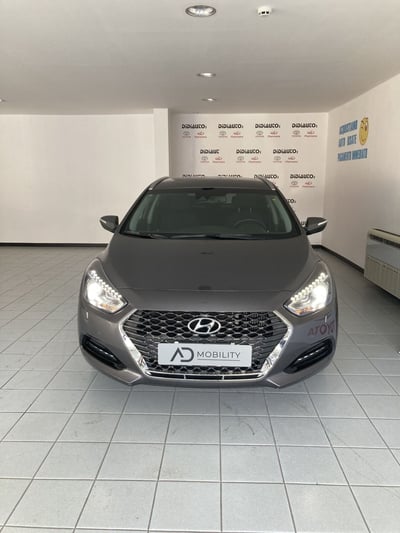 Hyundai i40 Station Wagon 1.6 CRDi DCT Business del 2019 usata a San Severo