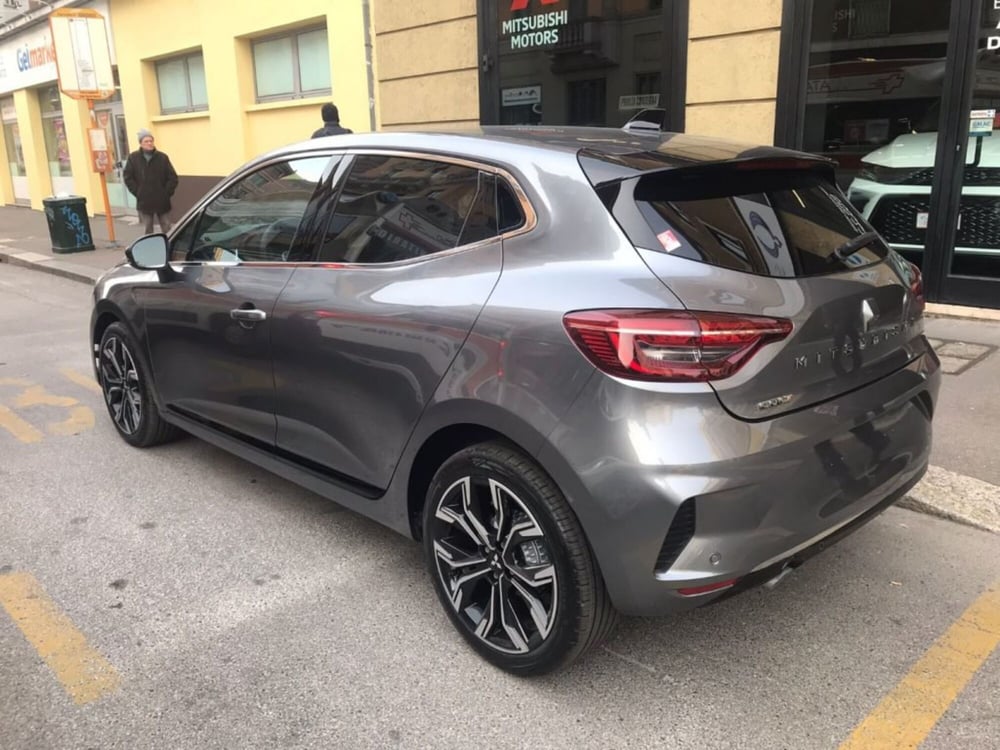 Mitsubishi Colt nuova a Milano (4)