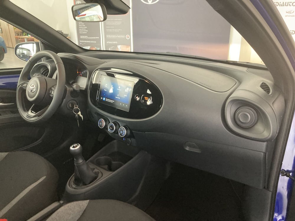 Toyota Aygo X nuova a Foggia (15)