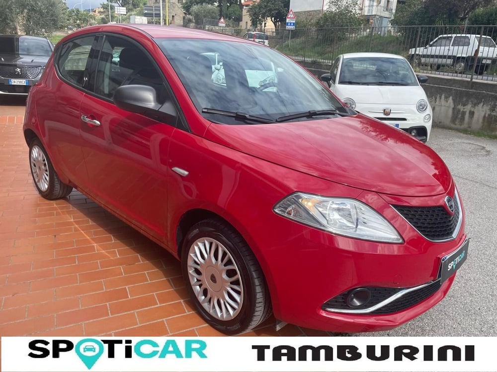 Lancia Ypsilon usata a Arezzo