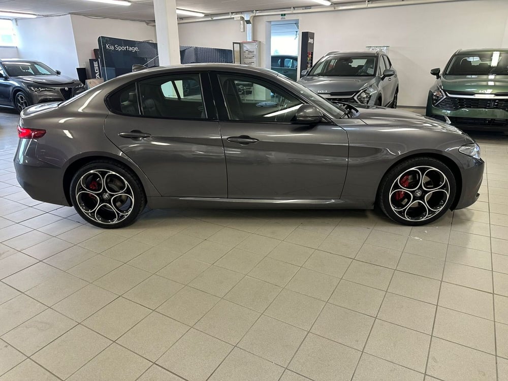 Alfa Romeo Giulia usata a Arezzo (4)