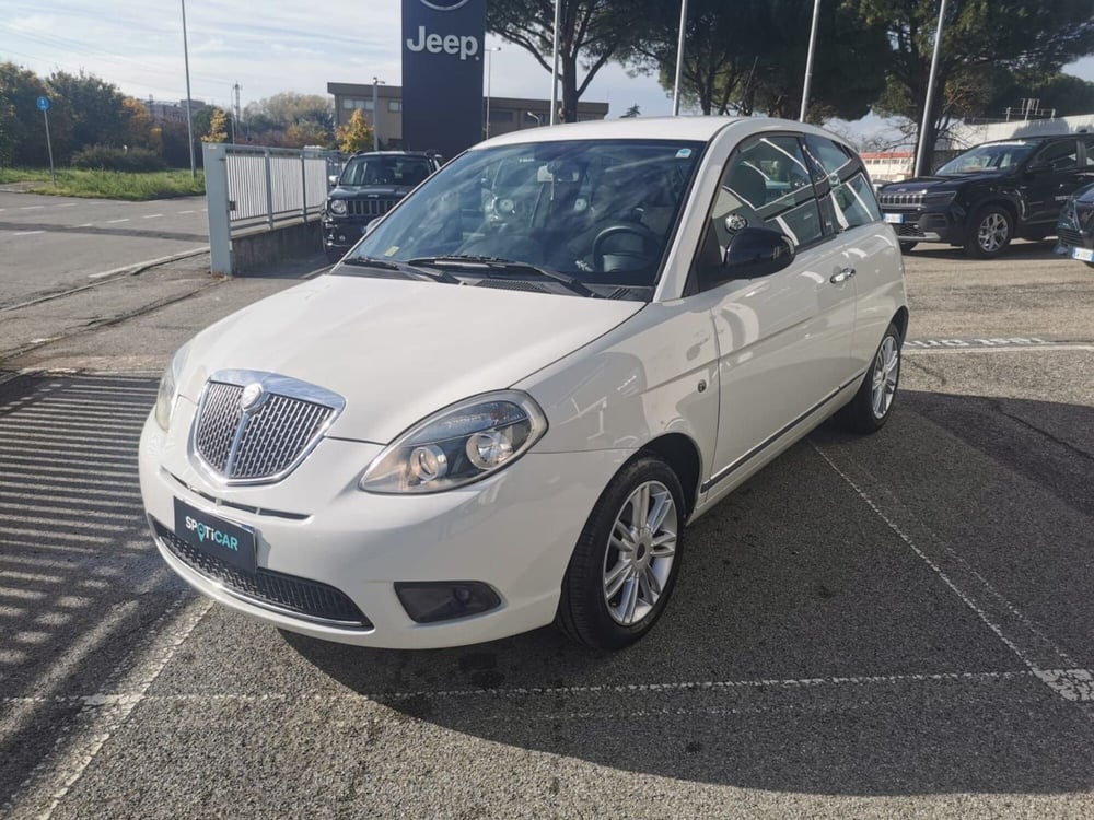 Lancia Ypsilon usata a Arezzo (3)