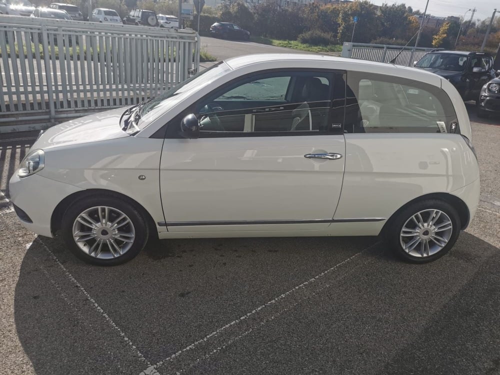 Lancia Ypsilon usata a Arezzo (4)