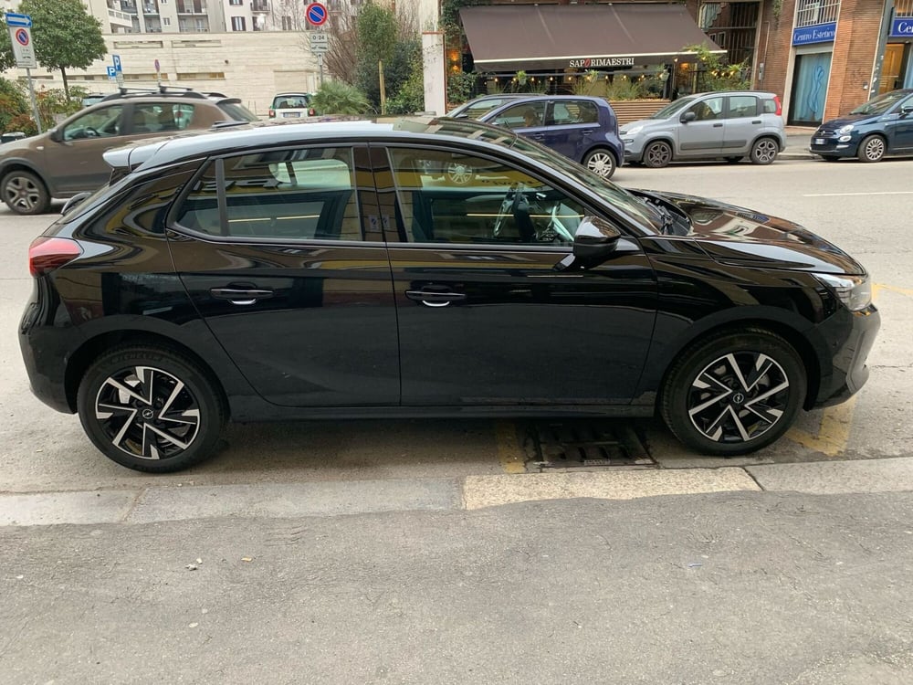 Opel Corsa nuova a Milano (4)