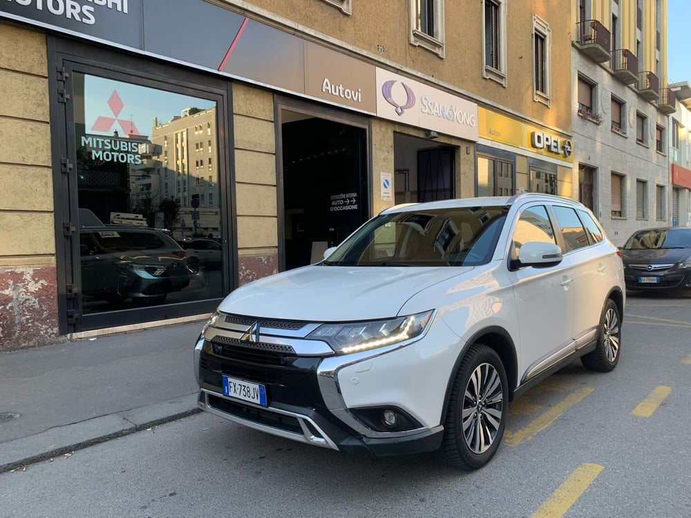 Mitsubishi Outlander usata a Milano