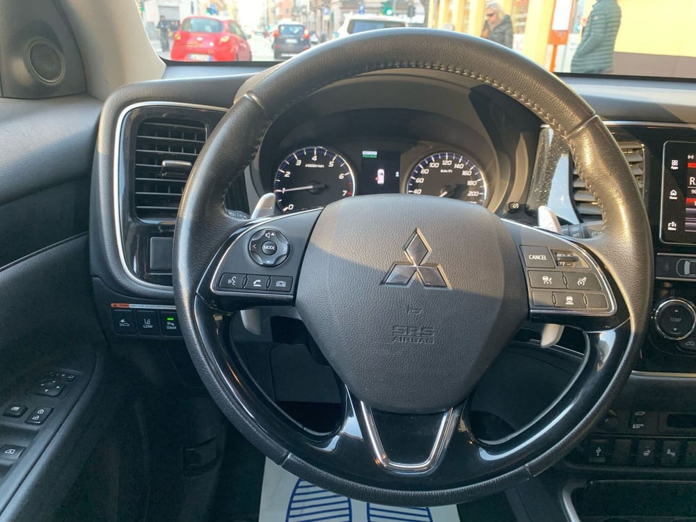 Mitsubishi Outlander usata a Milano (14)