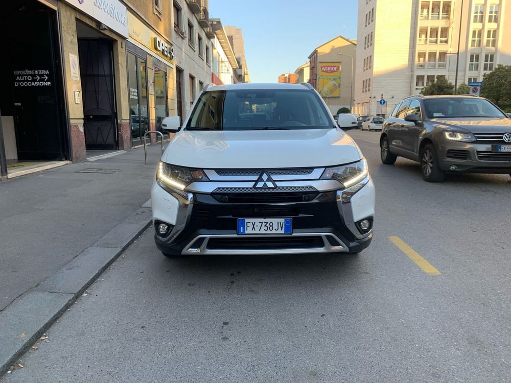 Mitsubishi Outlander usata a Milano (2)