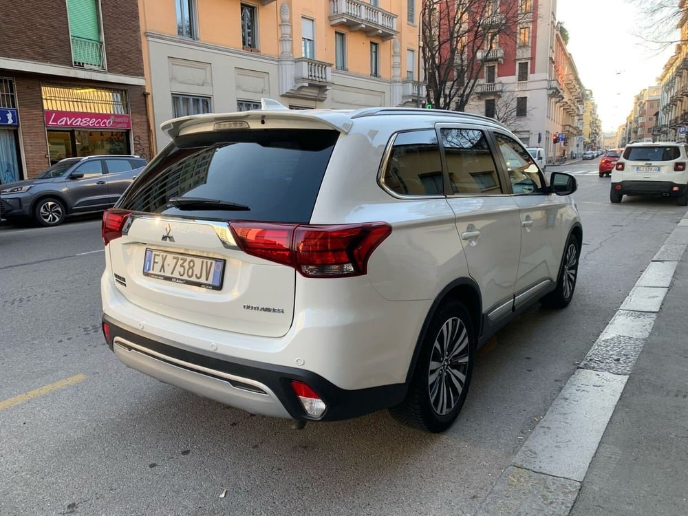 Mitsubishi Outlander usata a Milano (5)