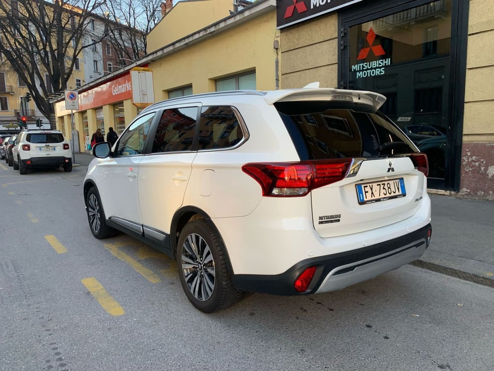 Mitsubishi Outlander usata a Milano (7)