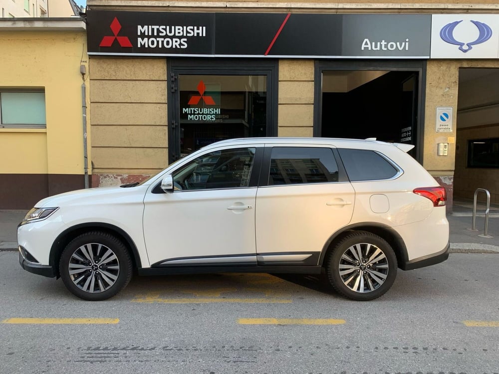 Mitsubishi Outlander usata a Milano (8)