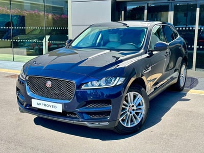 Jaguar F-Pace 2.0 D 180 CV AWD Prestige  del 2019 usata a Bari